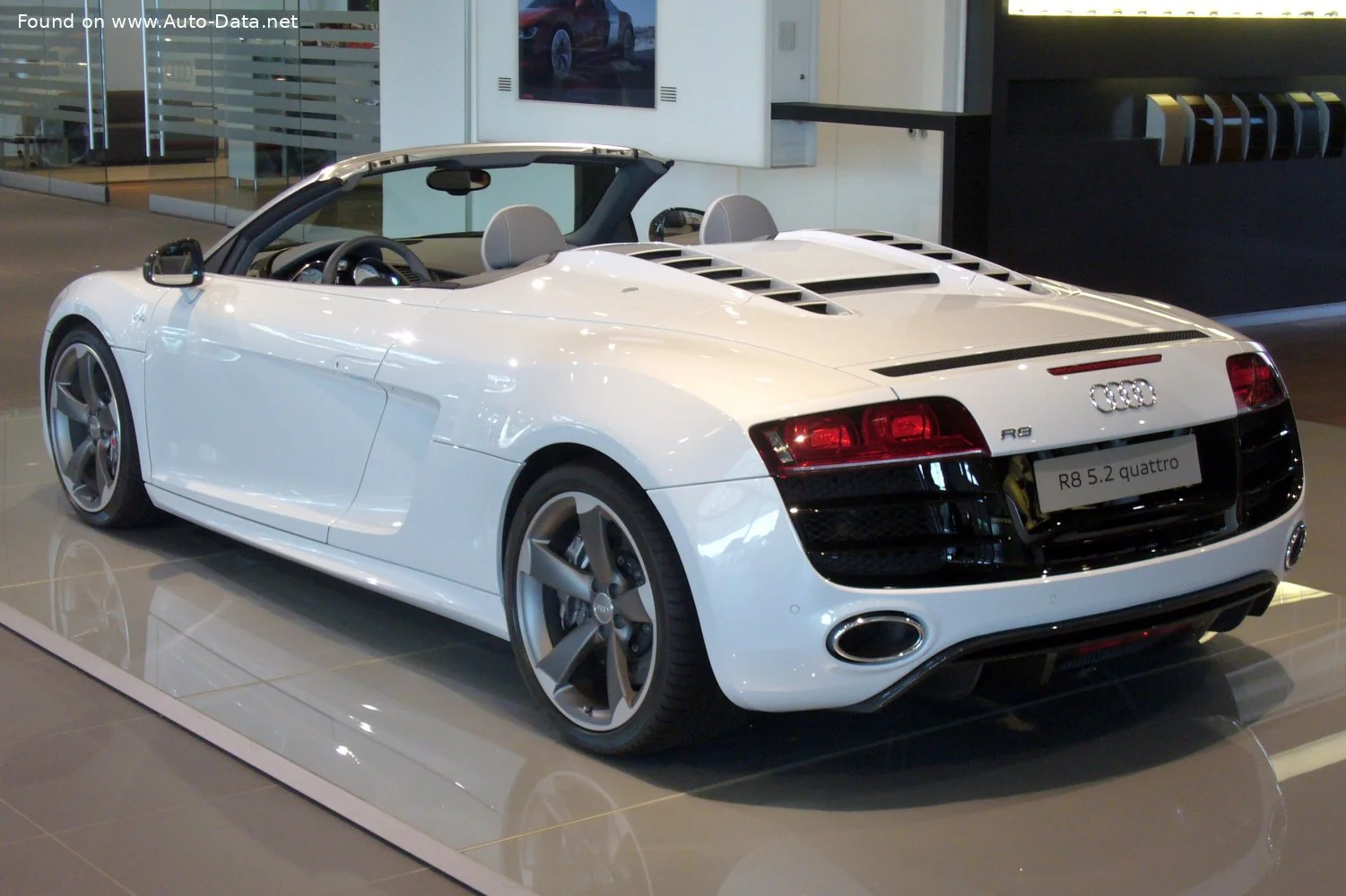 Audi R8 4.2 FSI V8 (430 Hp) quattro2011 - 2012 thumbnail 2