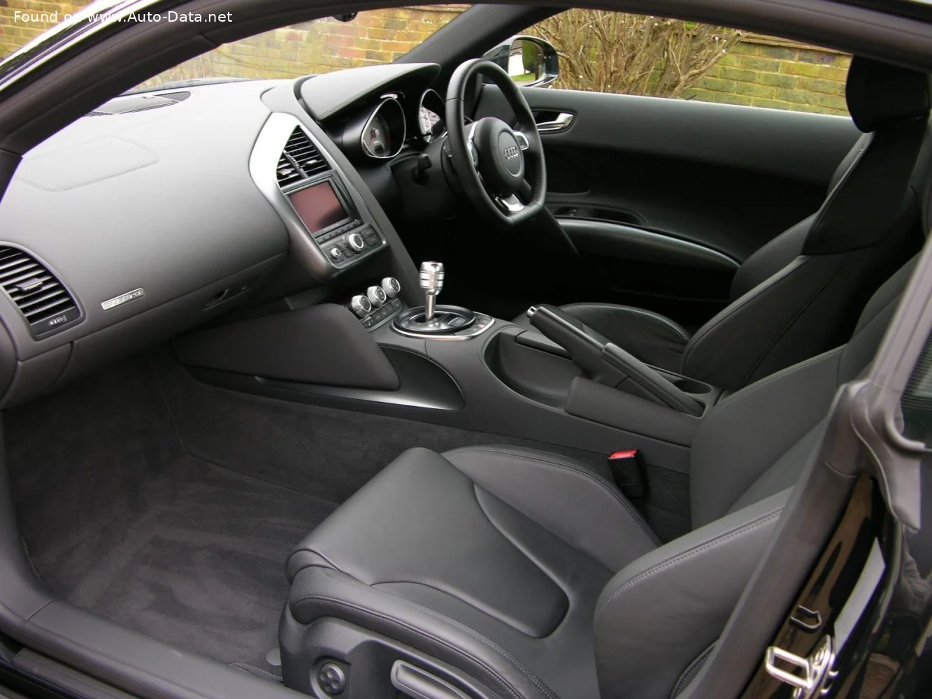Audi R8 4.2 FSI V8 (420 Hp) quattro2006 - 2012 thumbnail 3