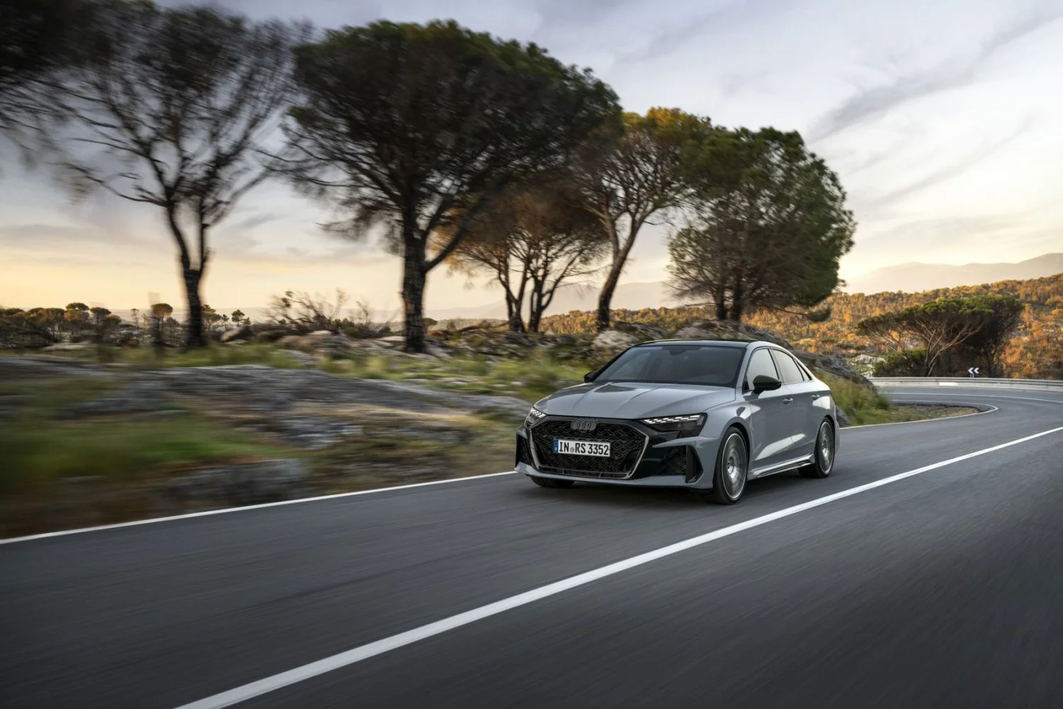 Audi RS3 2.5 TFSI (400 Hp) quattro S tronic2024 - thumbnail 2