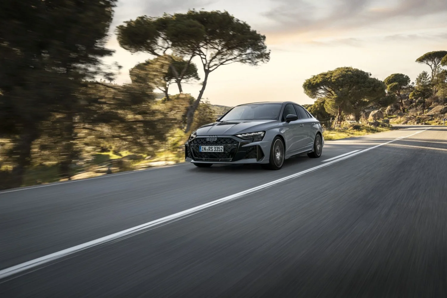 Audi RS3 2.5 TFSI (400 Hp) quattro S tronic2024 - thumbnail 4