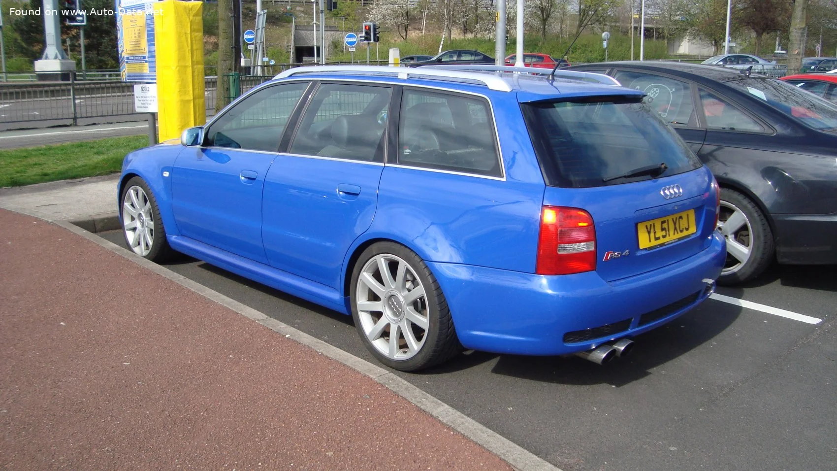 Audi RS4 2.7 T V6 (380 Hp) quattro1999 - 2001 thumbnail 4