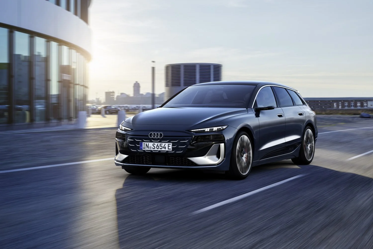 Audi S6 e-tron 100 kWh (551 Hp) quattro2024 - thumbnail 2