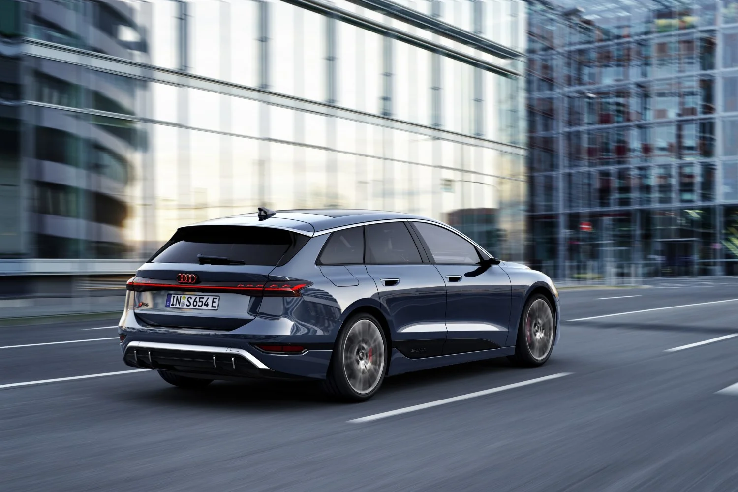 Audi S6 e-tron 100 kWh (551 Hp) quattro2024 - thumbnail 4