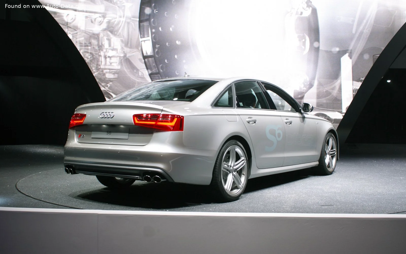 Audi S6 4.0 TFSI V8 (420 Hp) quattro S tronic2012 - 2014 thumbnail 2