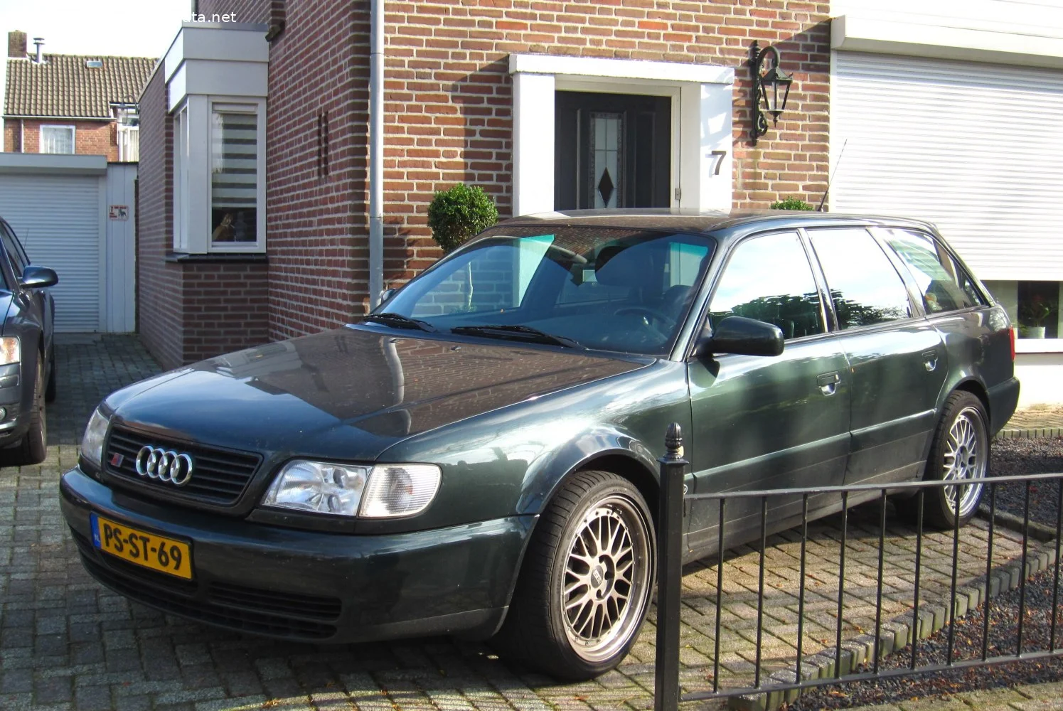 Audi S6 2.2i 20V Turbo (230 Hp) quattro Automatic1994 - 1997 - 1