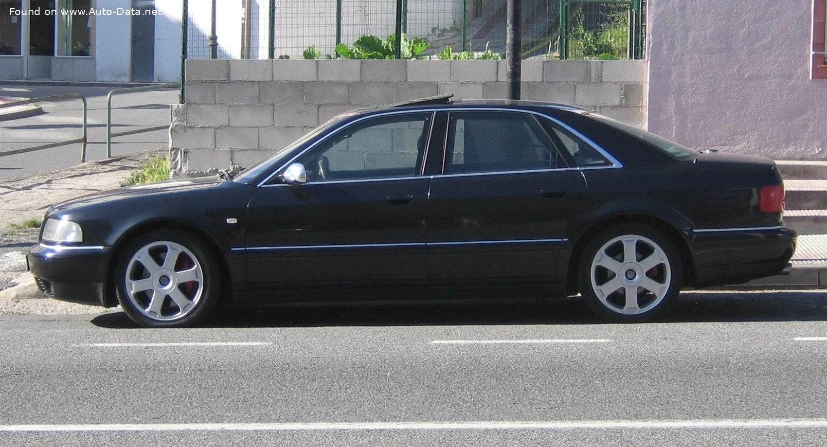 Audi S8 4.2 V8 32V (340 Hp) quattro1996 - 1998 thumbnail 4