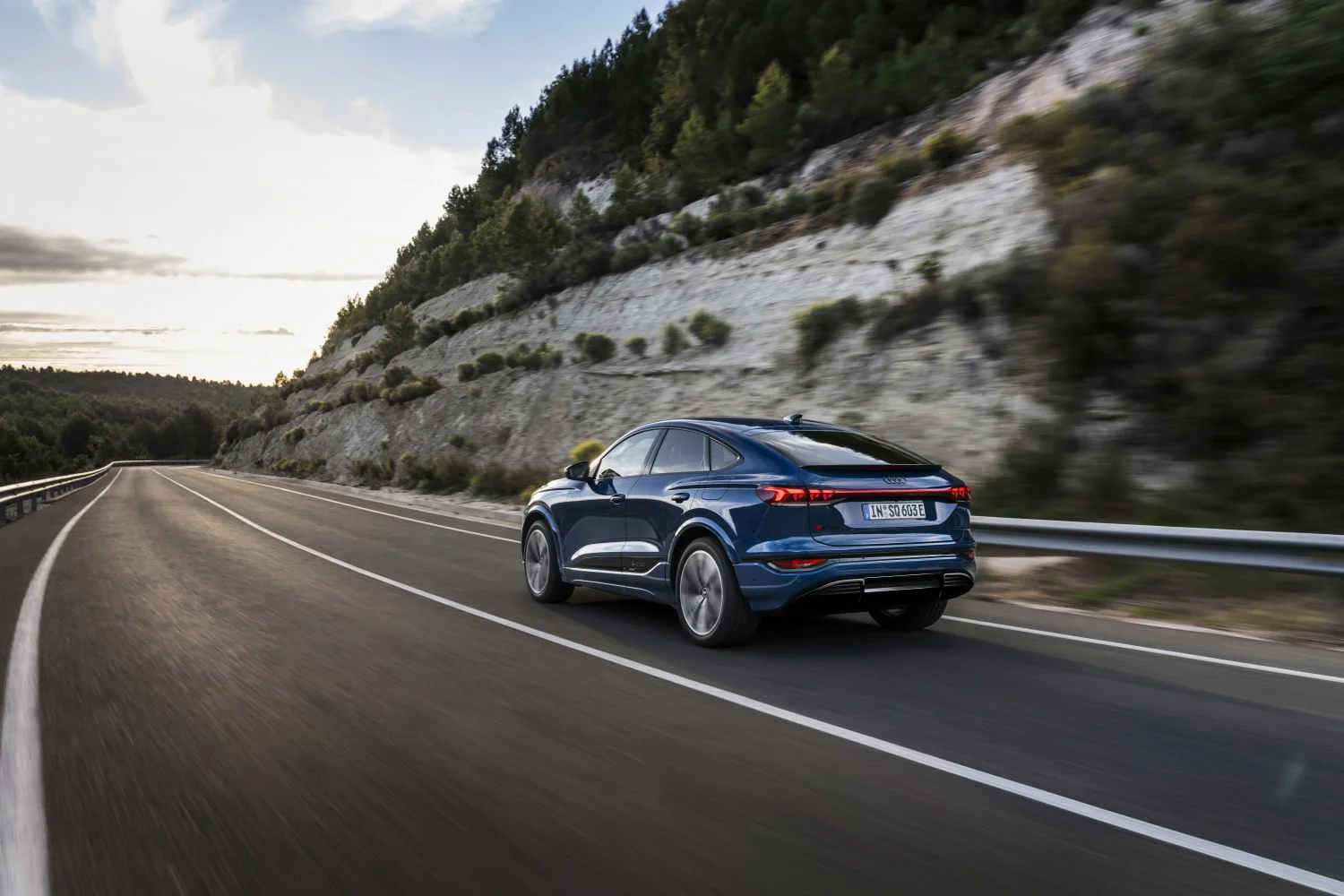 Audi SQ6 e-tron 100 kWh (517 Hp) quattro2024 - thumbnail 2