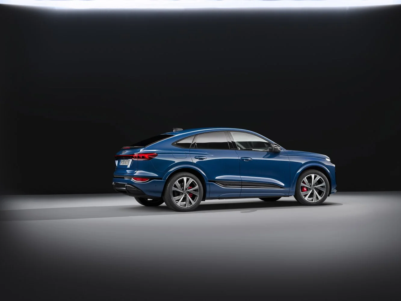 Audi SQ6 e-tron 100 kWh (517 Hp) quattro2024 - thumbnail 16