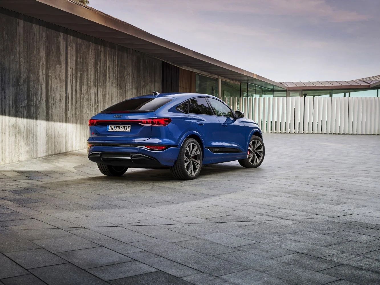 Audi SQ6 e-tron 100 kWh (517 Hp) quattro2024 - thumbnail 6