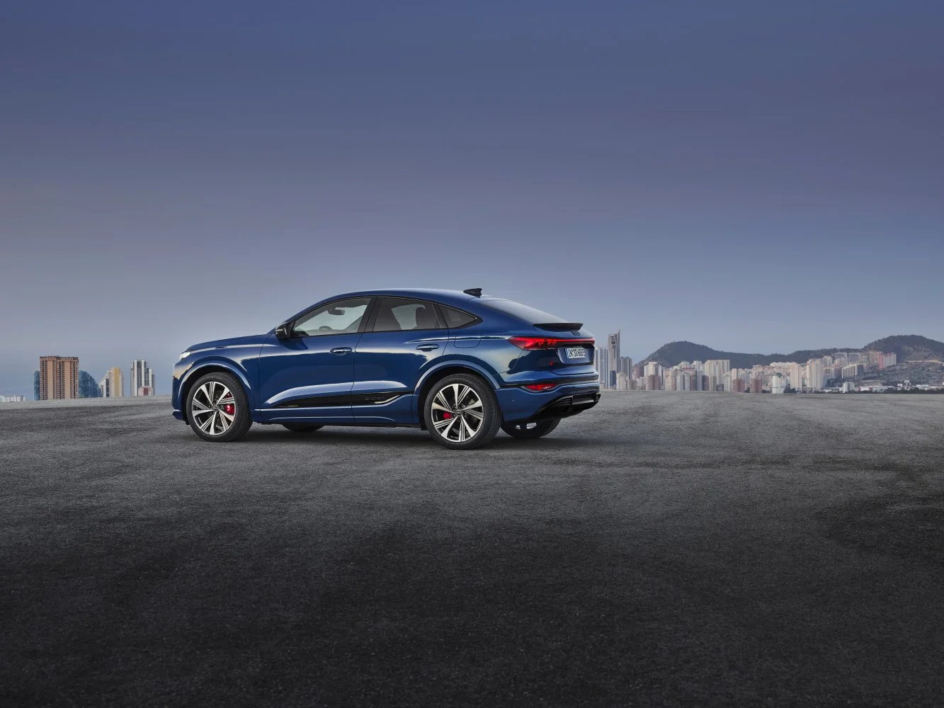 Audi SQ6 e-tron 100 kWh (517 Hp) quattro2024 - thumbnail 10