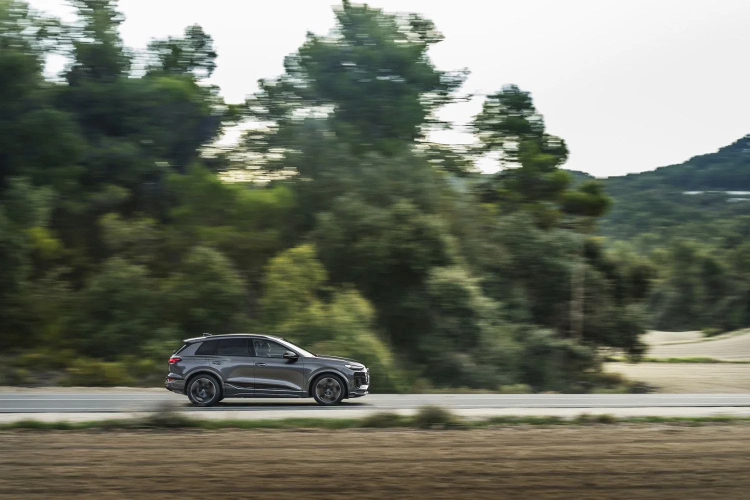 Audi SQ6 e-tron 100 kWh (517 Hp) quattro2024 - thumbnail 11