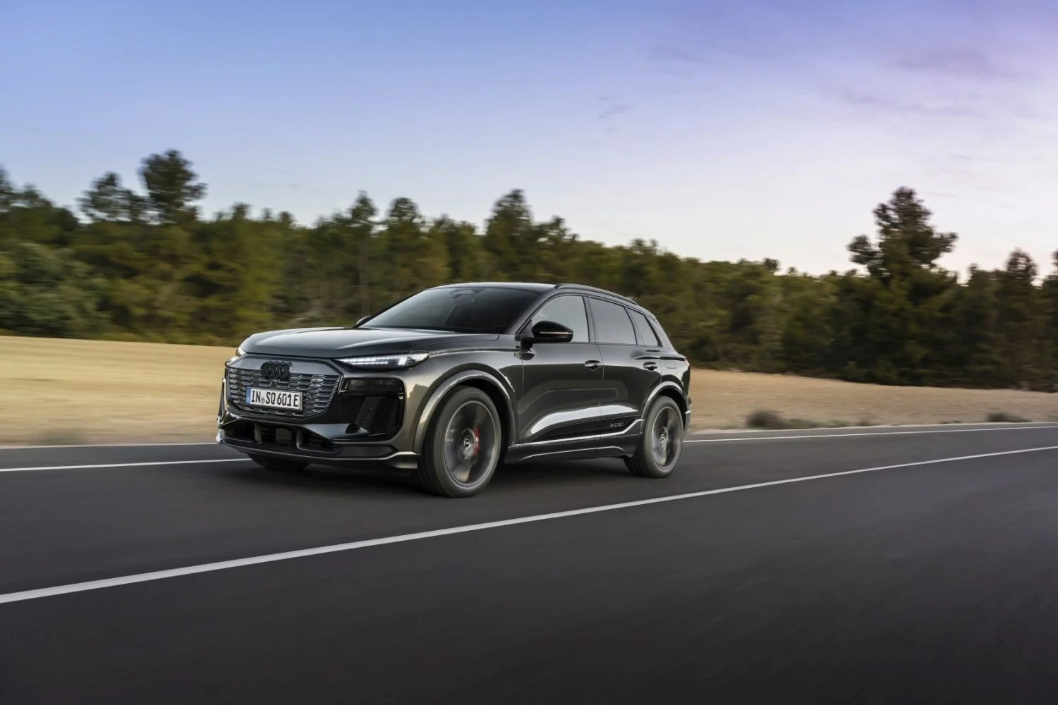 Audi SQ6 e-tron 100 kWh (517 Hp) quattro2024 - thumbnail 4