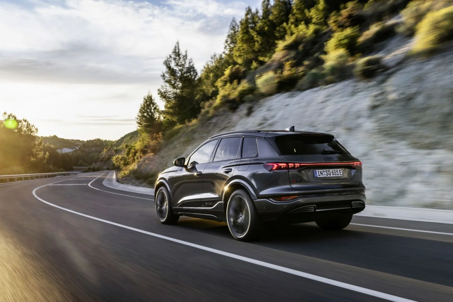 Audi SQ6 e-tron 100 kWh (517 Hp) quattro2024 - thumbnail 9