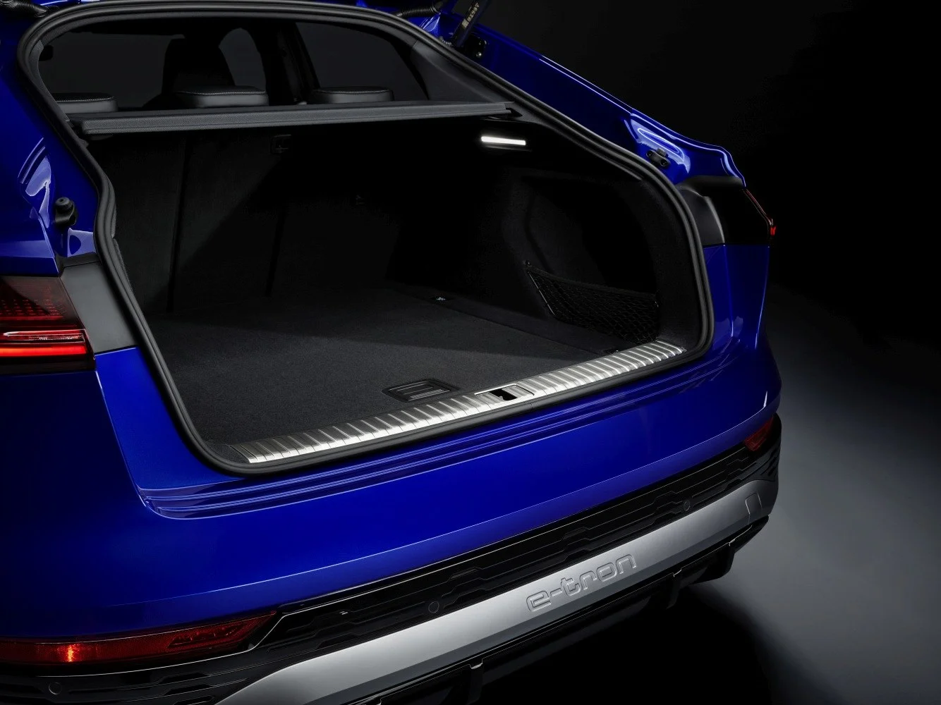 Audi SQ8 e-tron 114 kWh (503 Hp) quattro2022 - thumbnail 18
