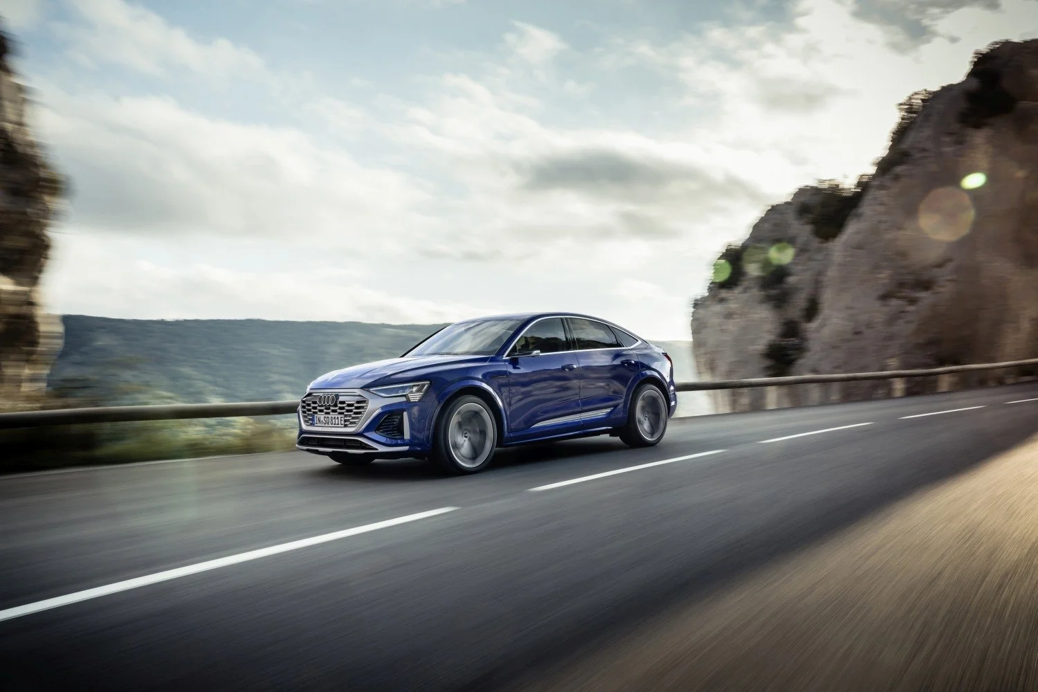Audi SQ8 e-tron 114 kWh (503 Hp) quattro2022 - thumbnail 4