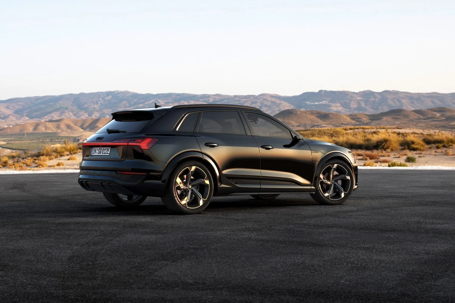 Audi SQ8 e-tron 114 kWh (503 Hp) quattro2022 - thumbnail 4
