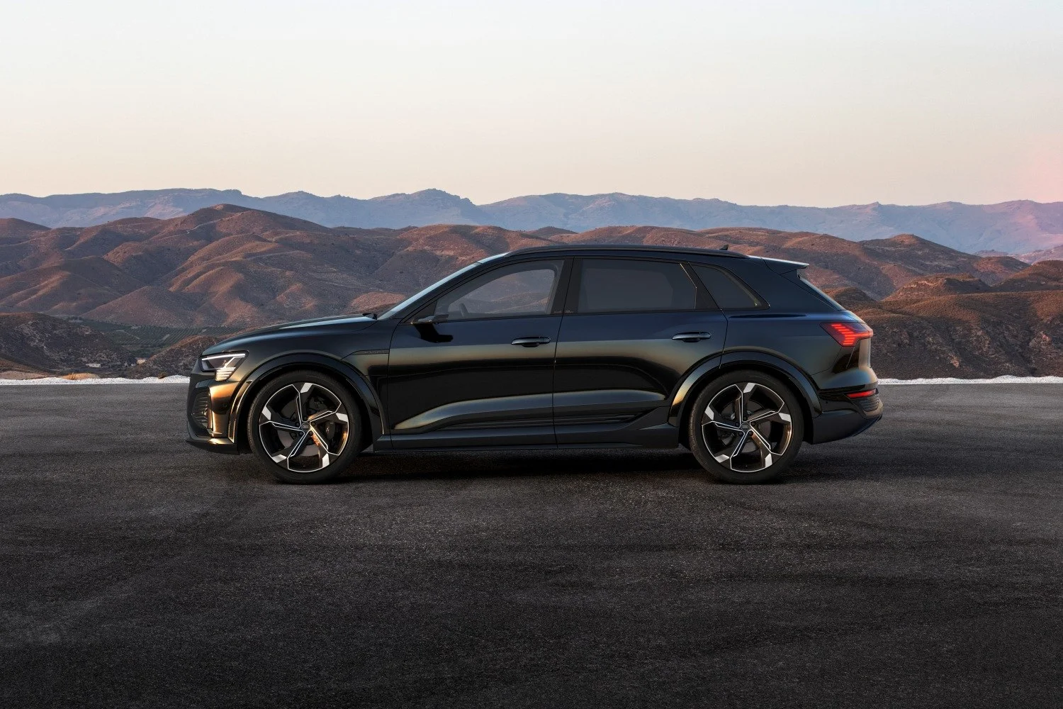 Audi SQ8 e-tron 114 kWh (503 Hp) quattro2022 - thumbnail 7