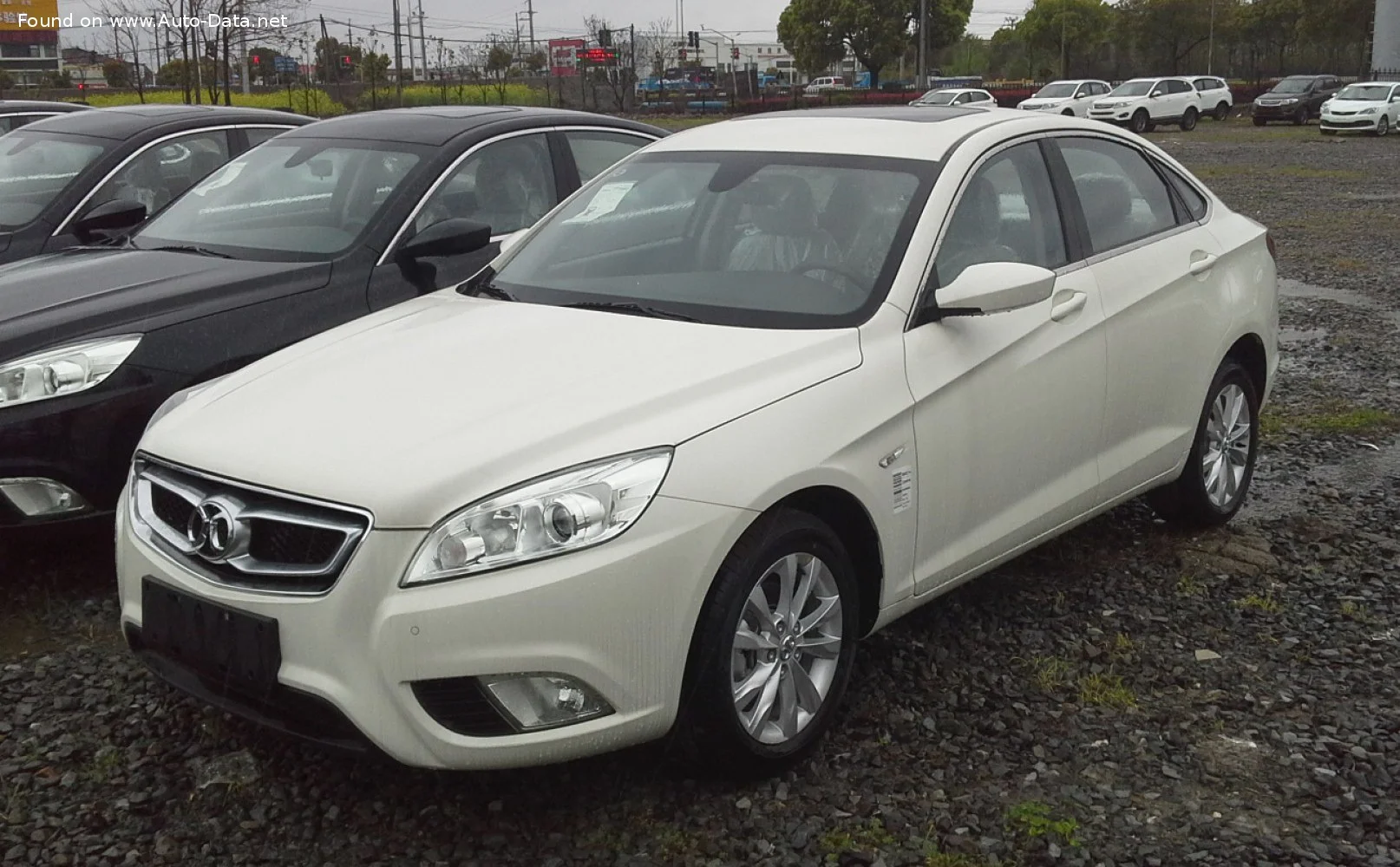 BAIC Senova D50 1.5i (113 Hp)2014 - 2017 - 1