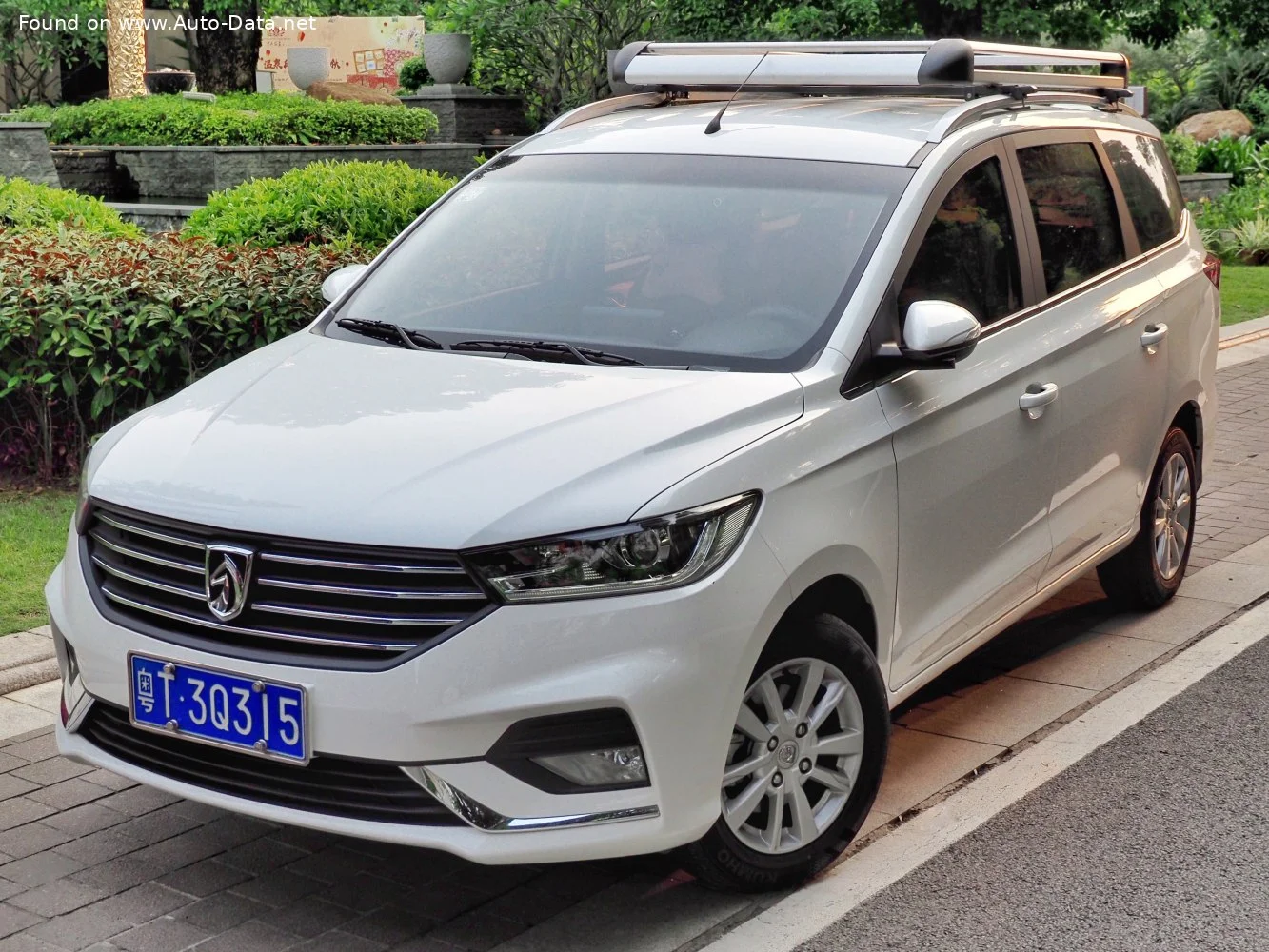 Baojun 360 modeli