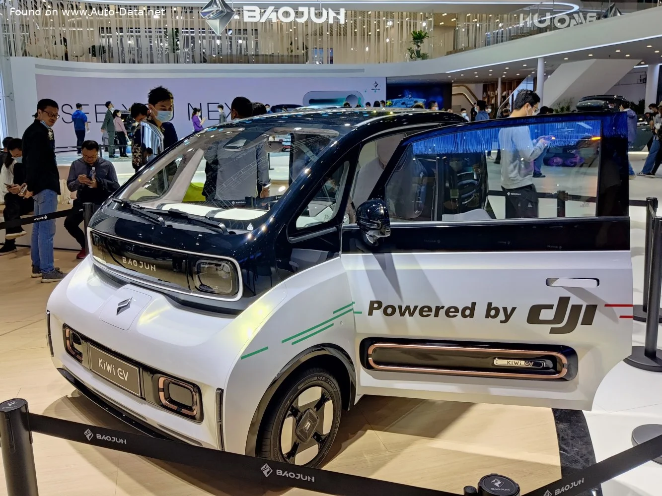 Baojun E300/KiWi EV 31.7 kWh (54 Hp) Electric2021 - thumbnail 6