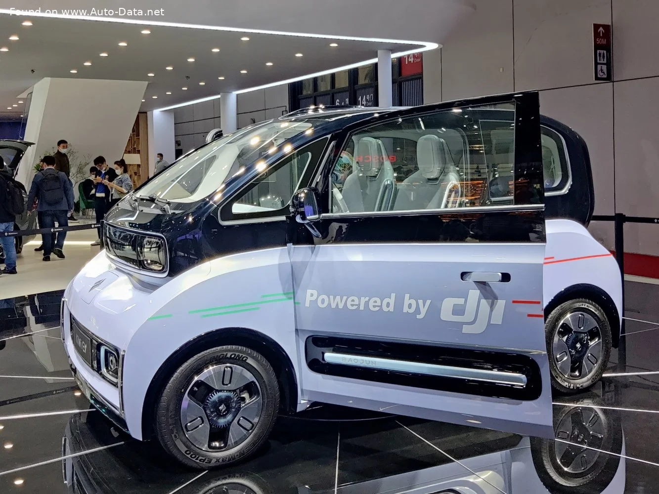 Baojun E300/KiWi EV 31.7 kWh (54 Hp) Electric2021 - thumbnail 7
