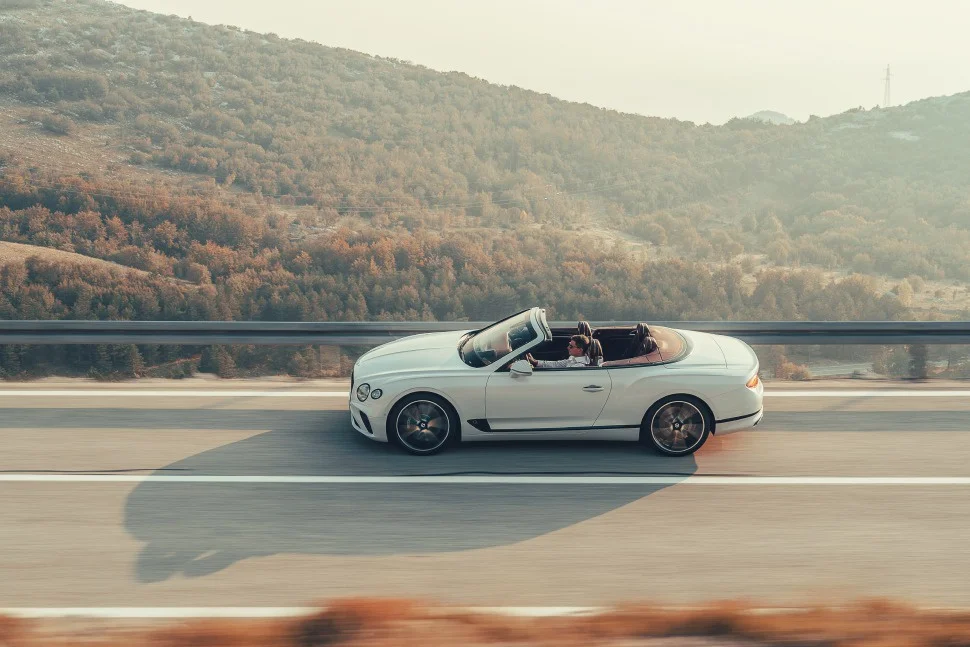 Bentley Continental 4.0 V8 (550 Hp) AWD DCT2019 - 2024 thumbnail 3