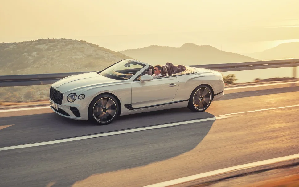 Bentley Continental 4.0 V8 (550 Hp) AWD DCT2019 - 2024 thumbnail 4