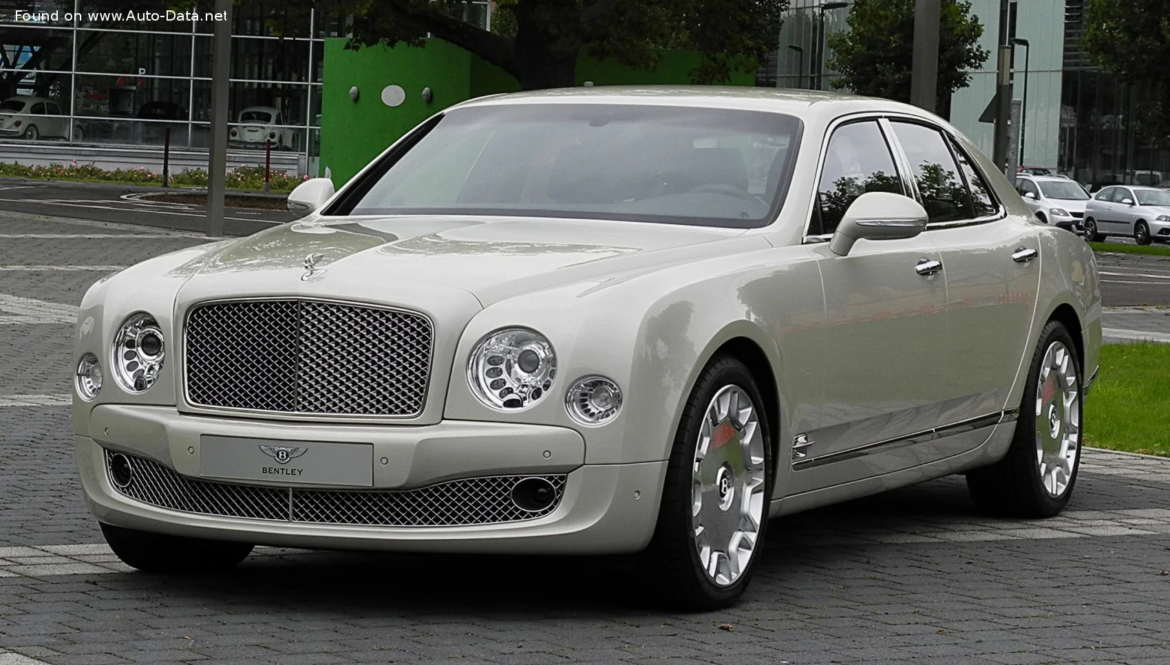 Bentley Mulsanne 6.75 V8 (512 Hp) Automatic2010 - 2016 - 1