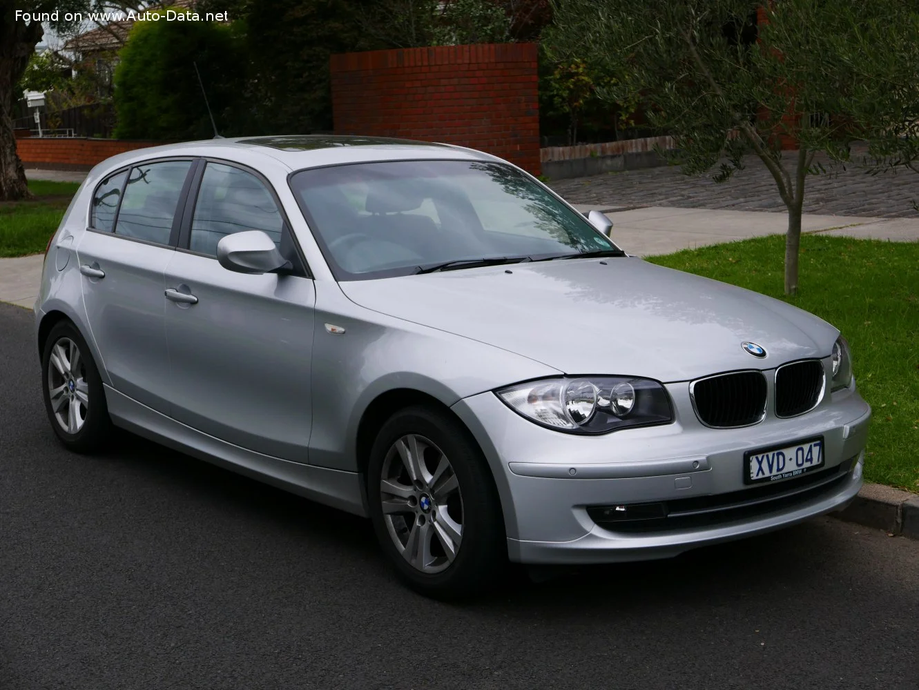 BMW 1 Series BMW 1 Series Hatchback 5dr (E87 LCI, facelift 2007)