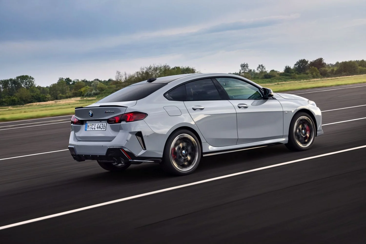 BMW 2 Series 216 (122 Hp) Steptronic DCT2025 - thumbnail 2
