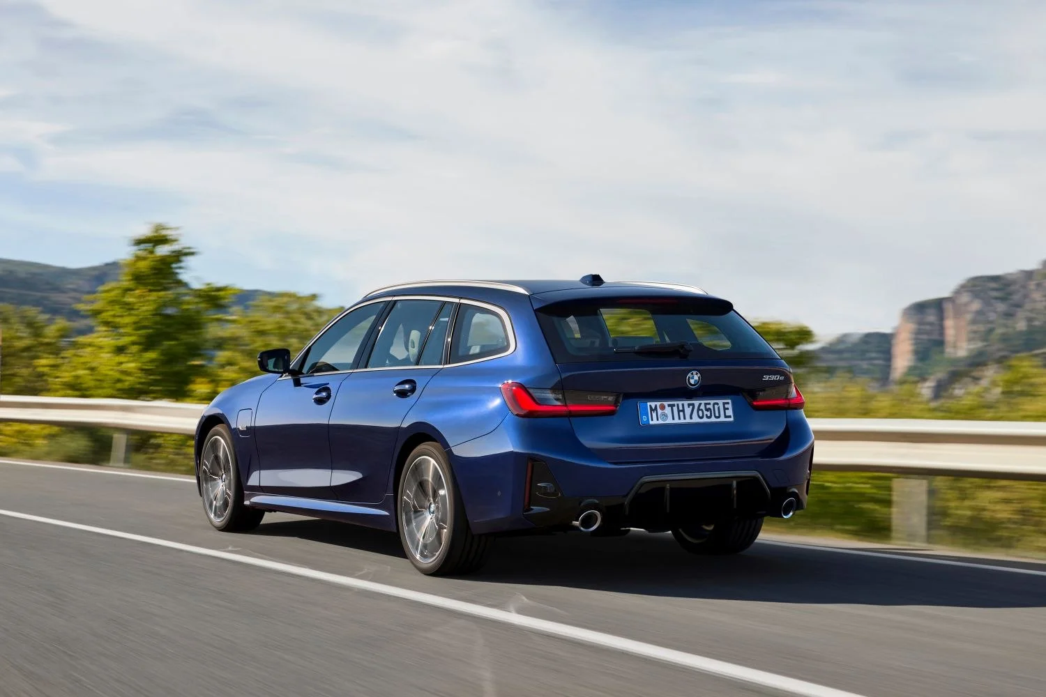 BMW 3 Series 318d (150 Hp) Mild Hybrid Steptronic2022 - thumbnail 2