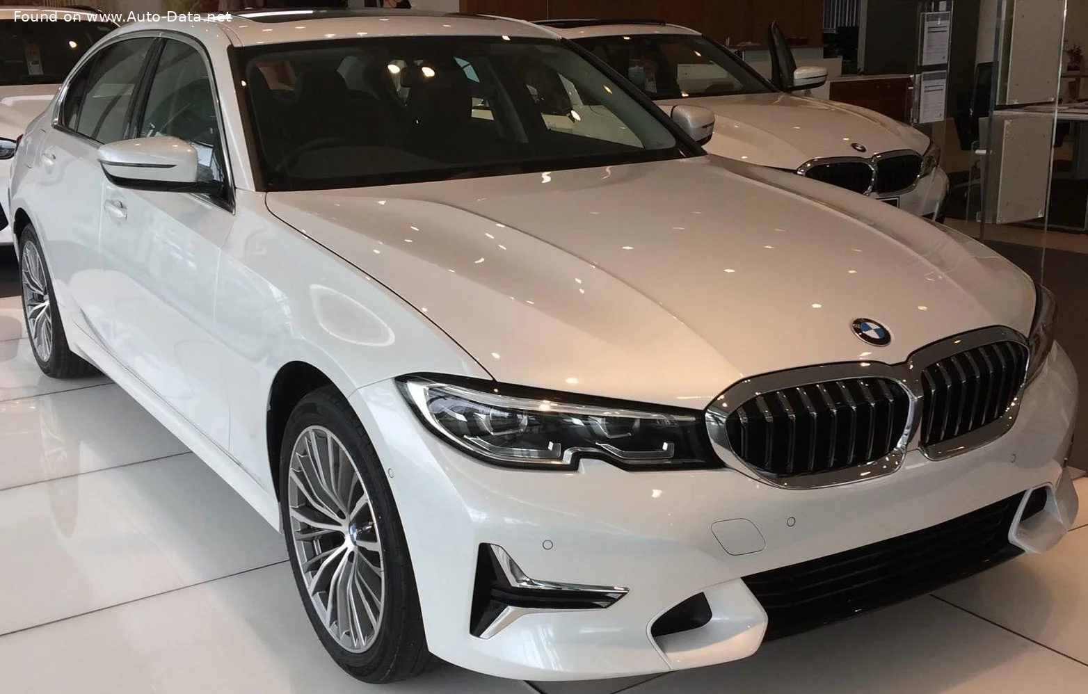 BMW 3 Series 325Li (184 Hp) Steptronic2019 - 2022 thumbnail 3