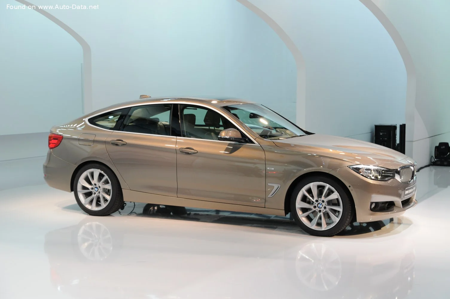 BMW 3 Series 318d (143 Hp)2013 - 2015 thumbnail 2