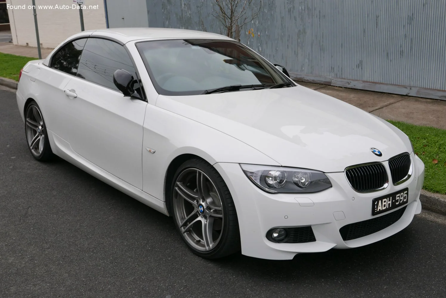 BMW 3 Series 318i (143 Hp)2010 - 2013 thumbnail 2