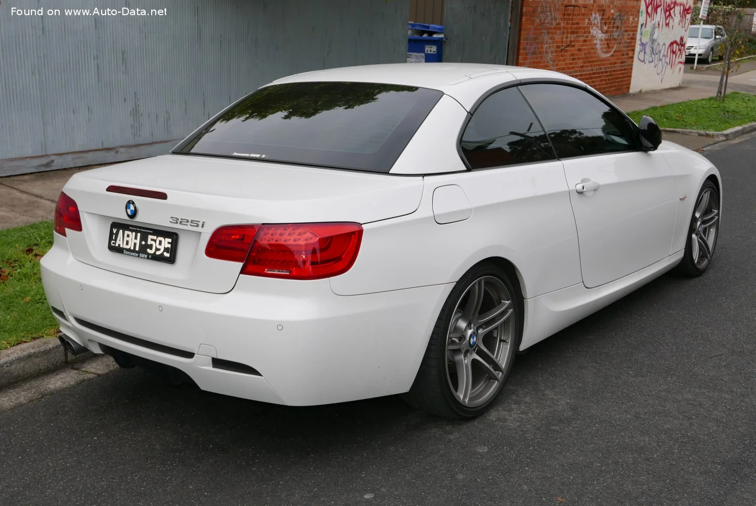 BMW 3 Series 318i (143 Hp)2010 - 2013 thumbnail 3