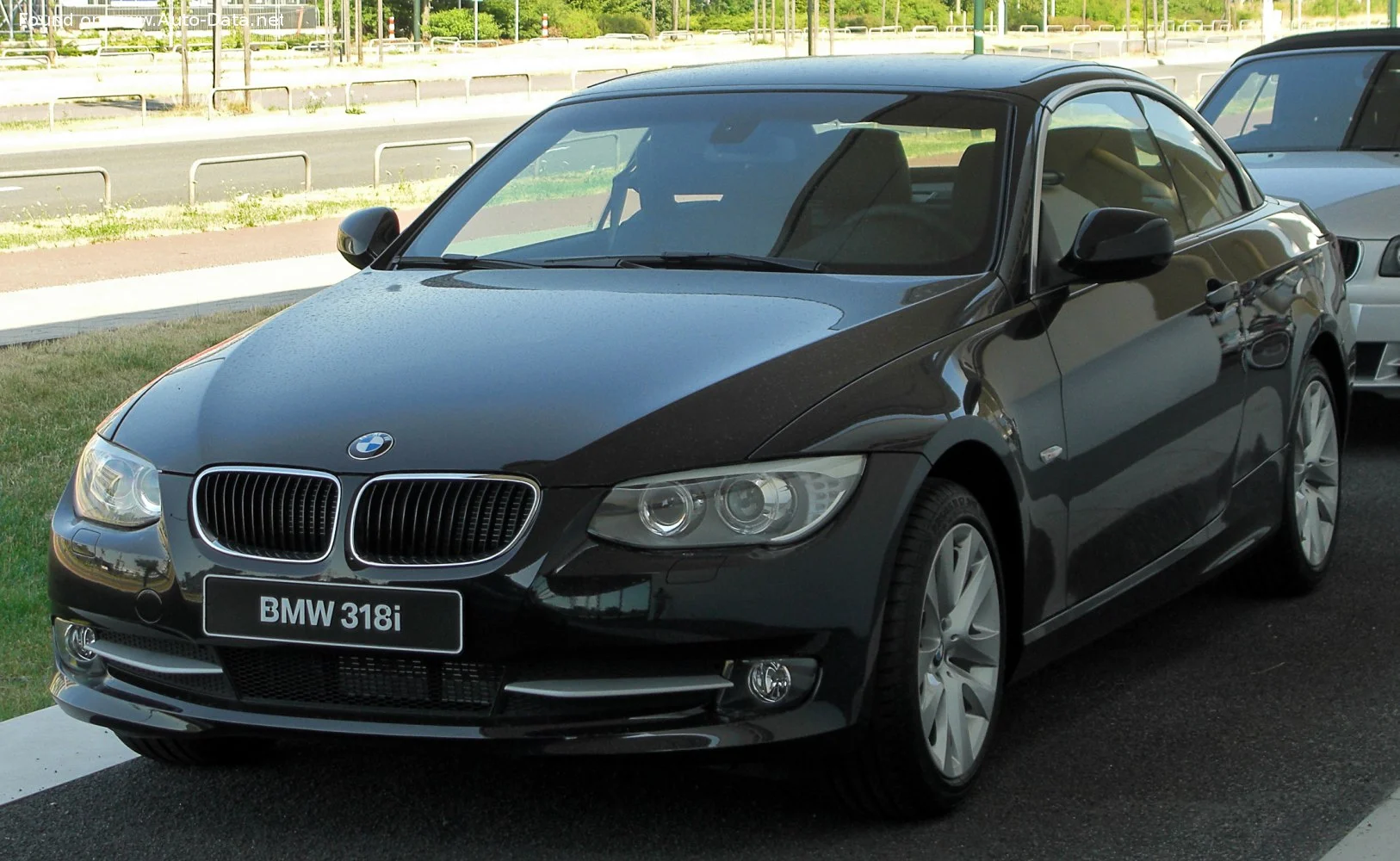 BMW 3 Series 318i (143 Hp)2010 - 2013 thumbnail 4