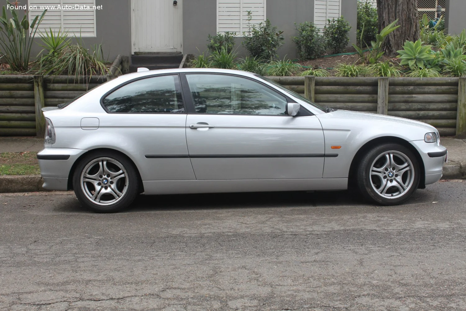 BMW 3 Series 316i (116 Hp)2001 - 2005 thumbnail 2