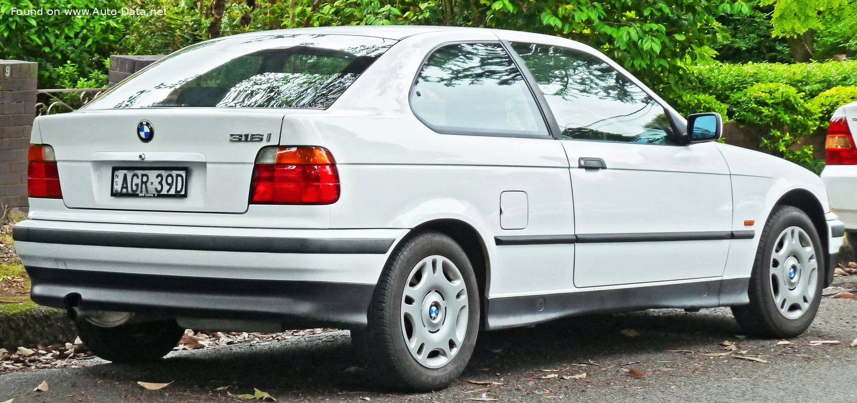 BMW 3 Series 316i (102 Hp)1993 - 1999 thumbnail 2