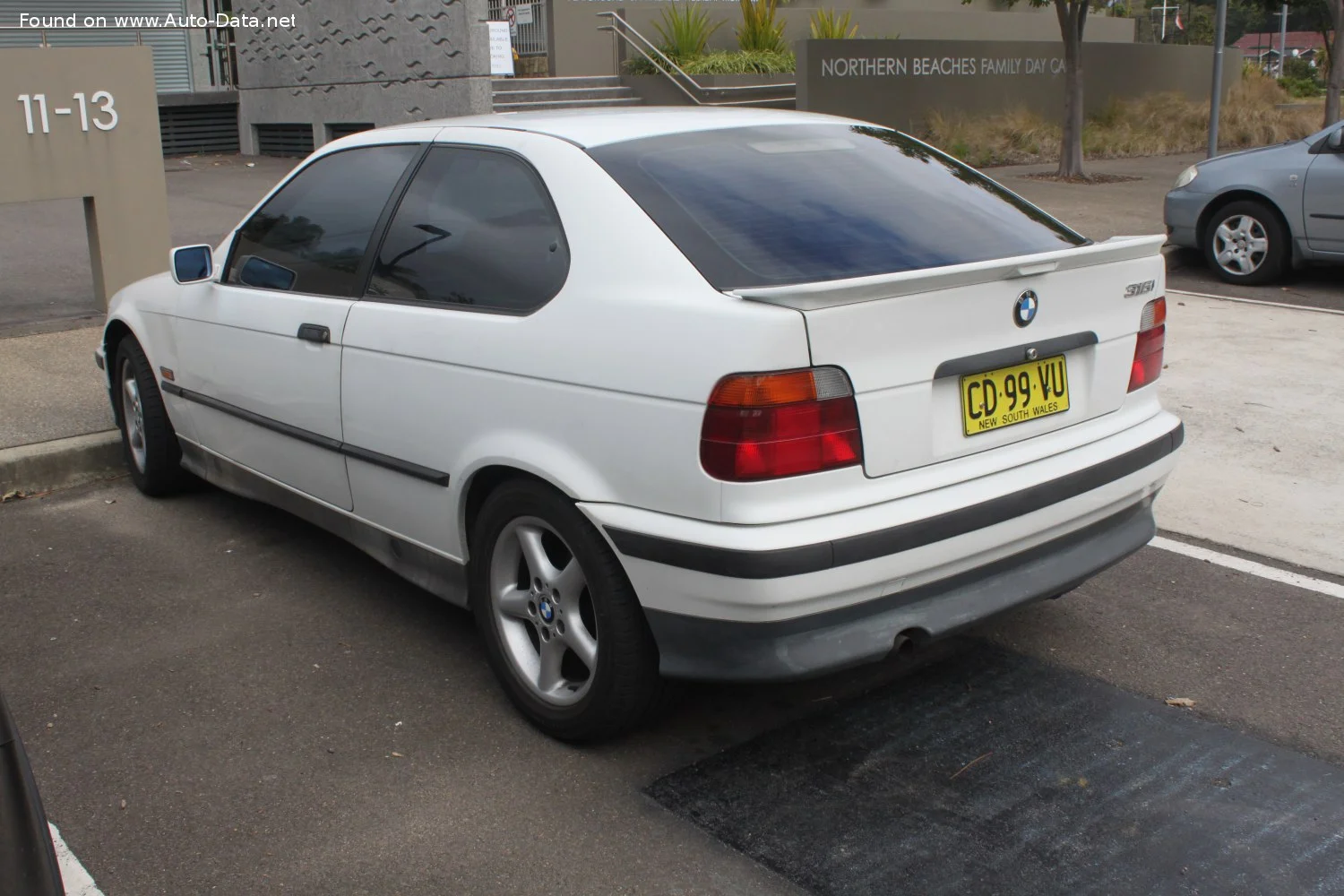 BMW 3 Series 316i (102 Hp)1993 - 1999 thumbnail 4