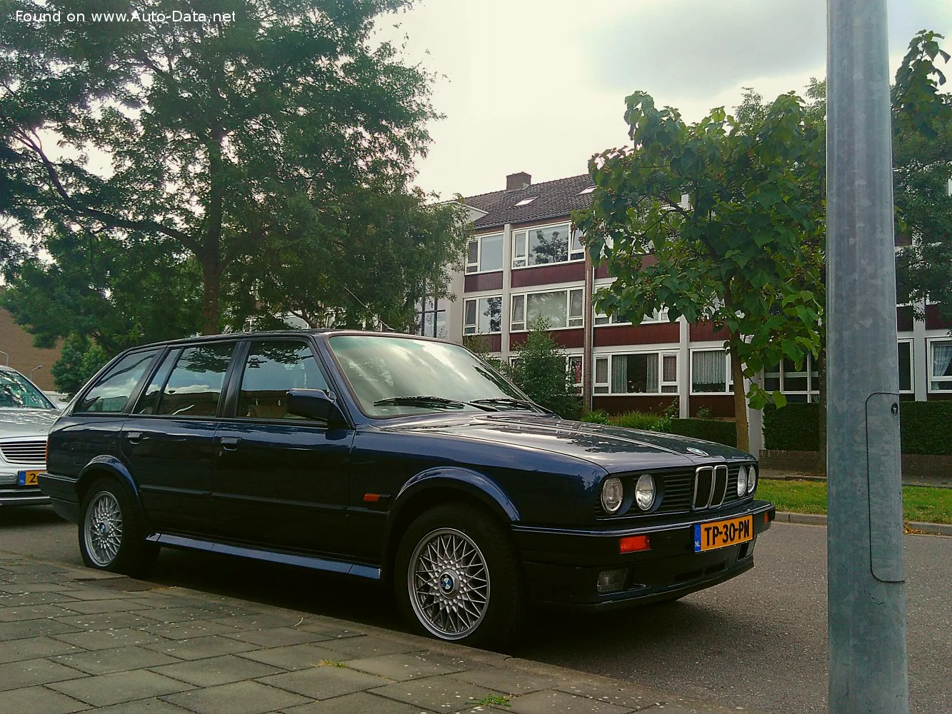 BMW 3 Series 316i (102 Hp)1987 - 1988 thumbnail 11