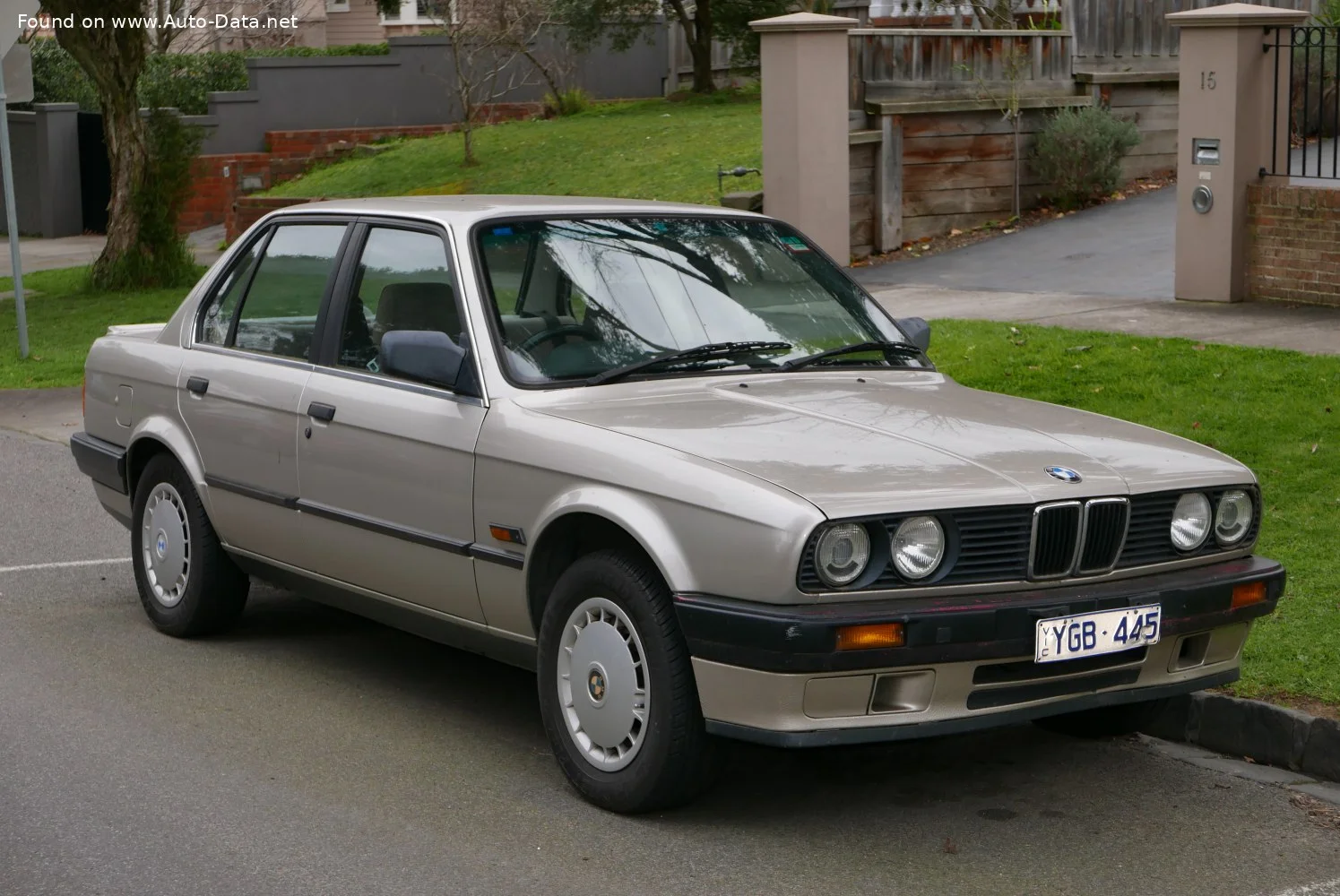 BMW 3 Series BMW 3 Series Sedan (E30, facelift 1987)