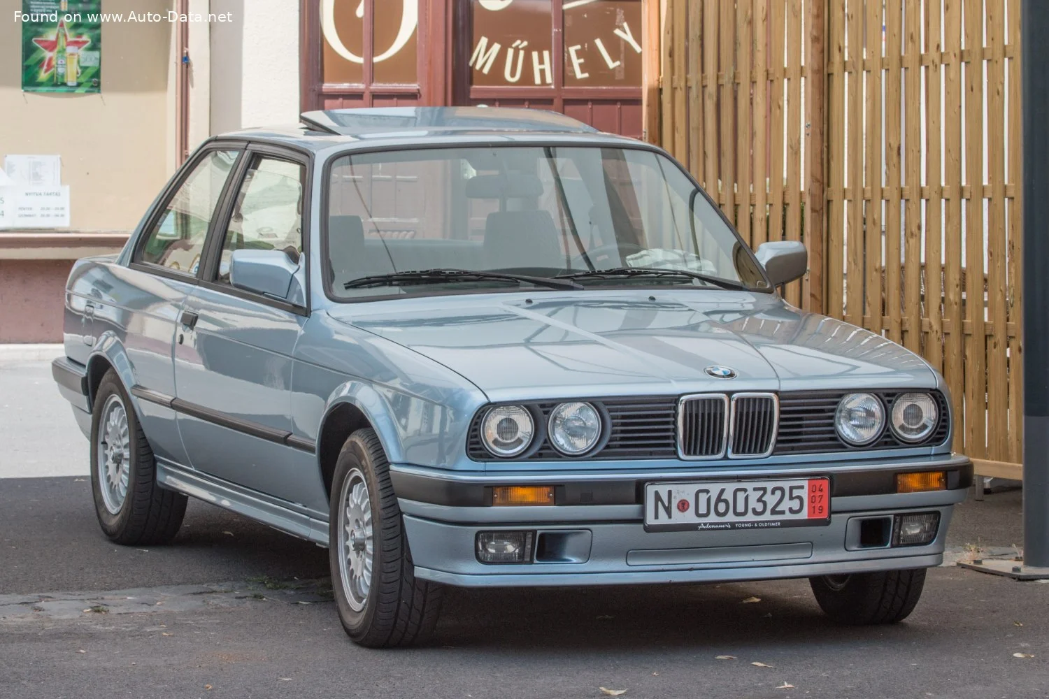 BMW 3 Series 316i (102 Hp)1987 - 1988 thumbnail 2