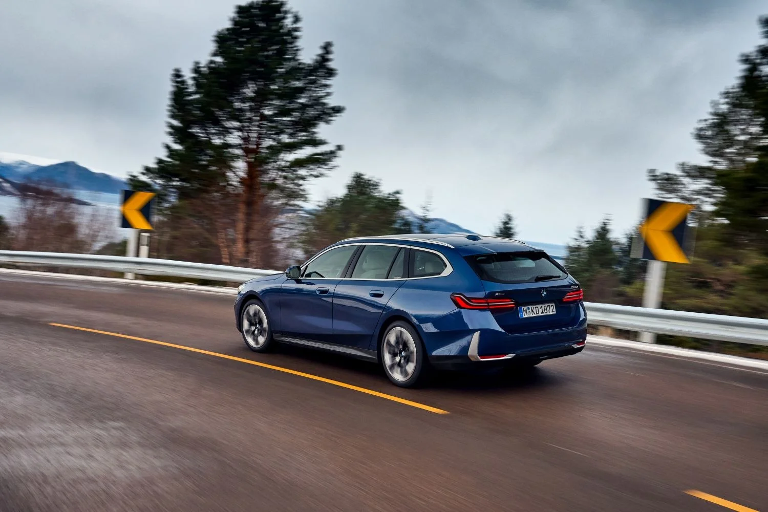 BMW 5 Series 520d (197 Hp) Mild Hybrid Steptronic2024 - thumbnail 4