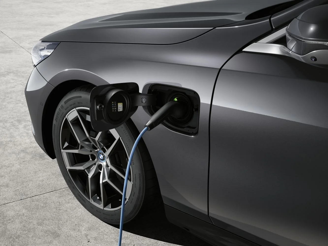 BMW 5 Series 520d (197 Hp) Mild Hybrid Steptronic2023 - thumbnail 4
