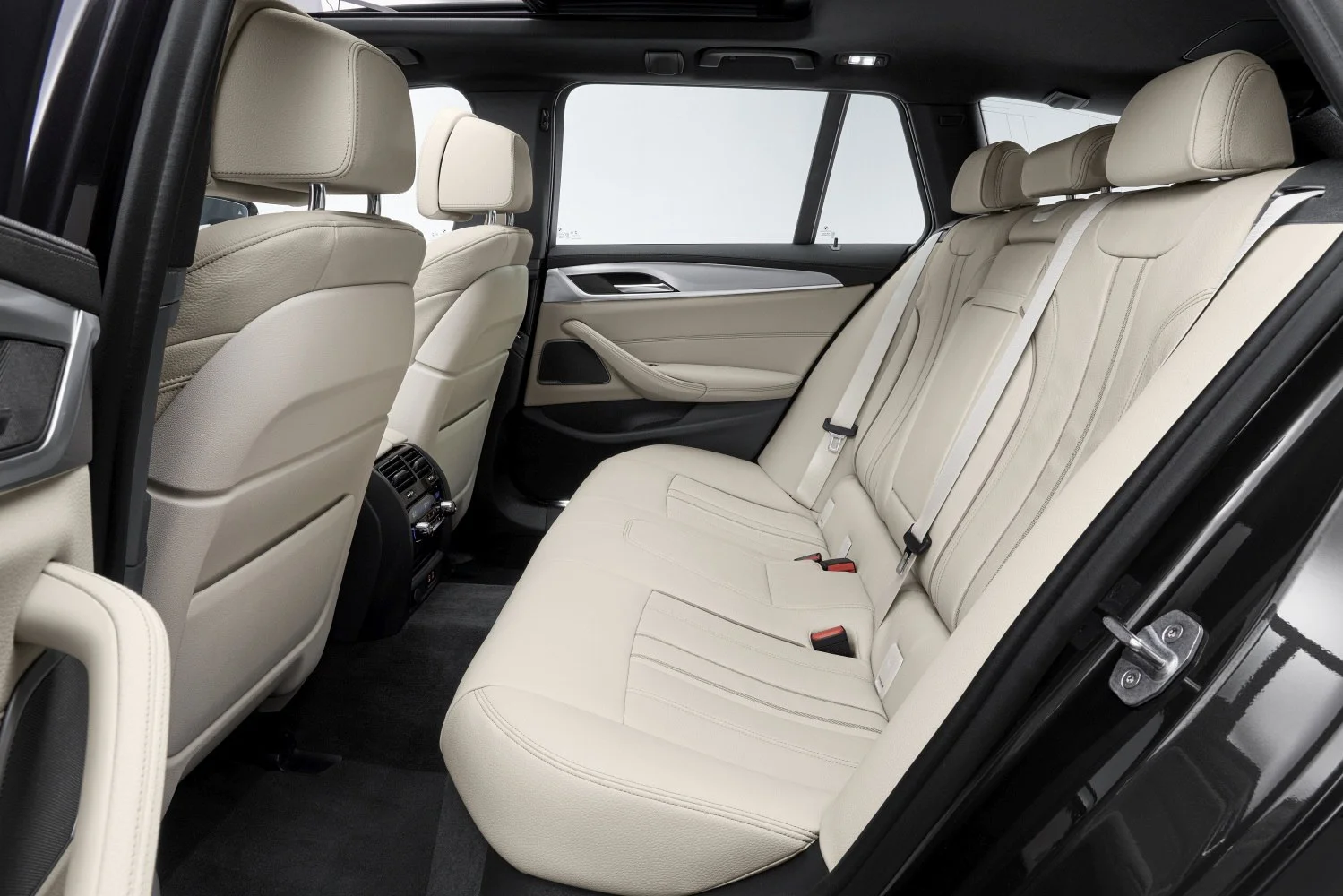 BMW 5 Series 520d (190 Hp) Mild Hybrid Steptronic2020 - 2024 thumbnail 9