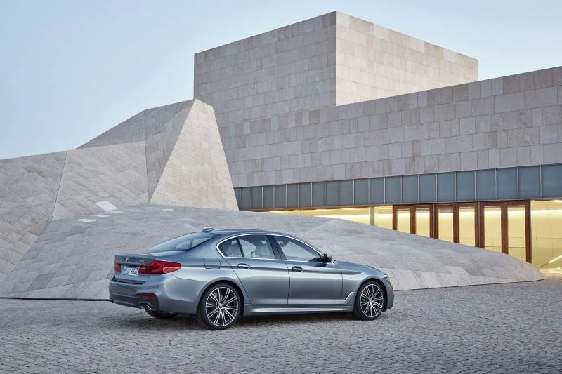 BMW 5 Series 520d (190 Hp)2017 - 2020 thumbnail 13