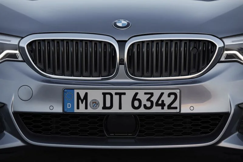 BMW 5 Series 520d (190 Hp)2017 - 2020 thumbnail 7