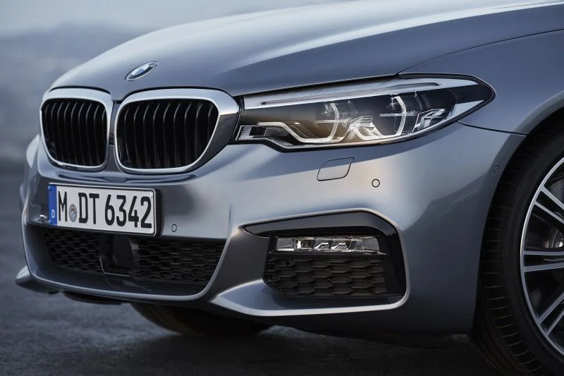 BMW 5 Series 520d (190 Hp)2017 - 2020 thumbnail 9