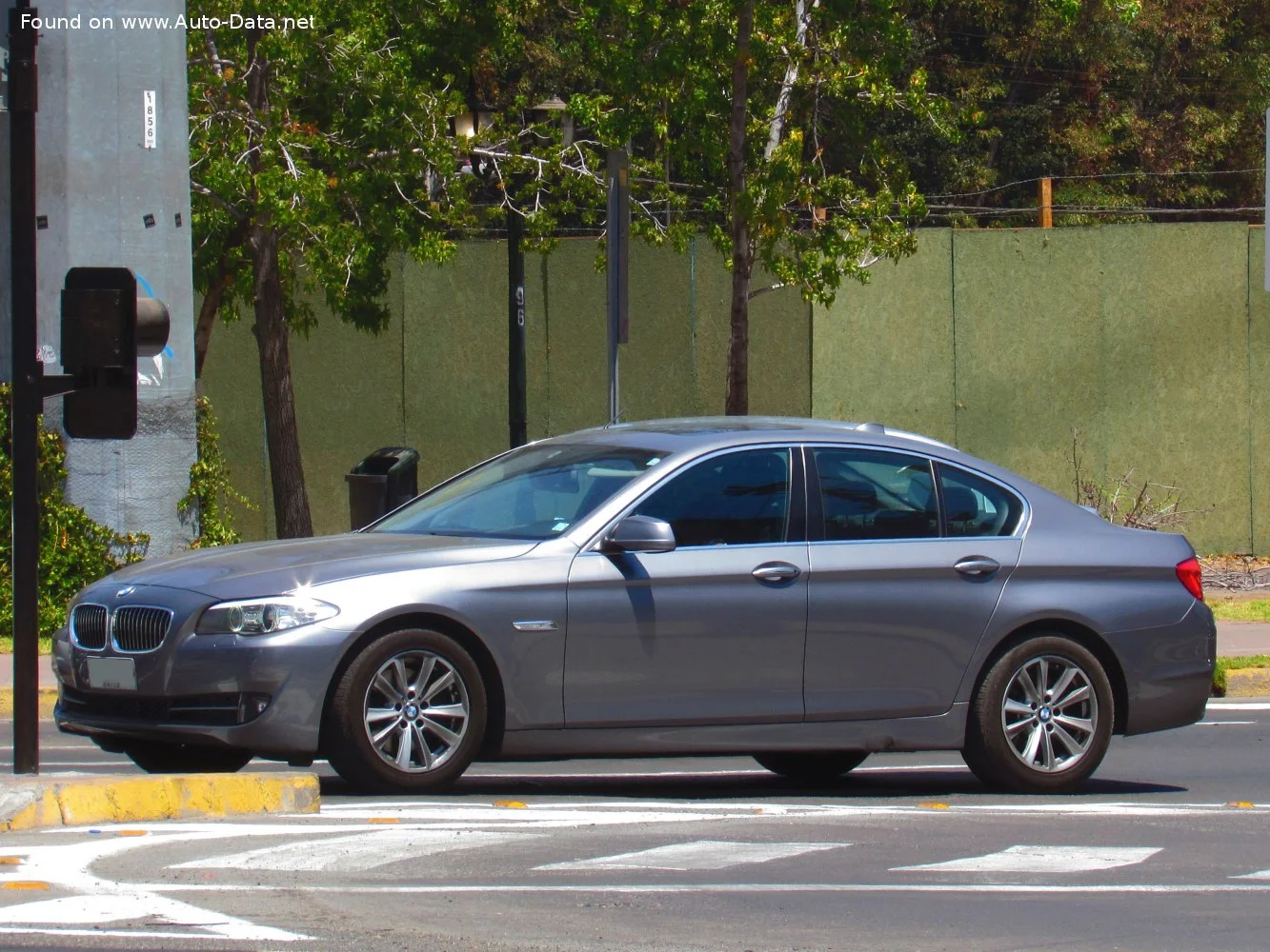 BMW 5 Series 520d (184 Hp)2010 - 2013 thumbnail 11