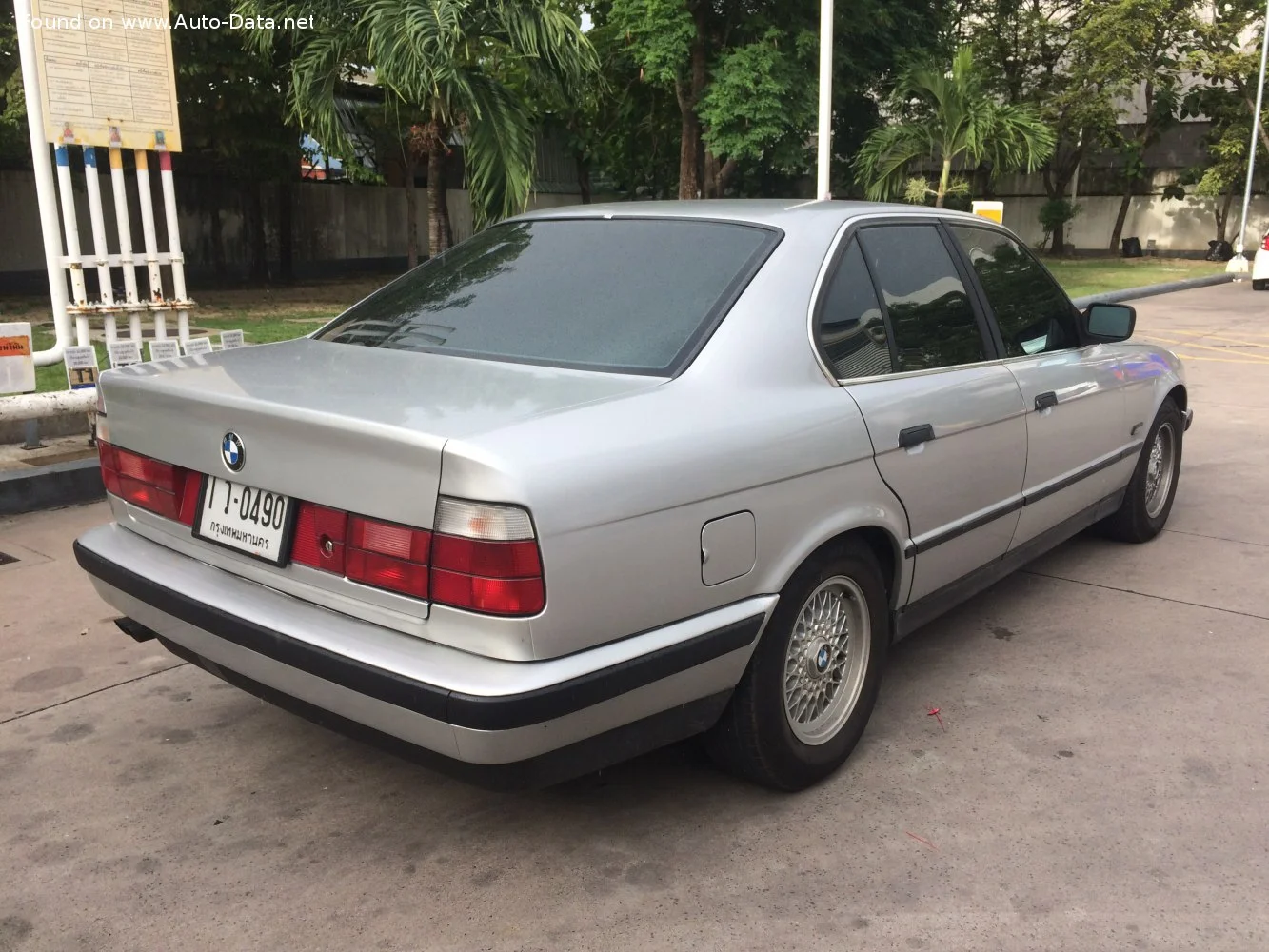 BMW 5 Series 518i (113 Hp)1989 - 1995 thumbnail 4
